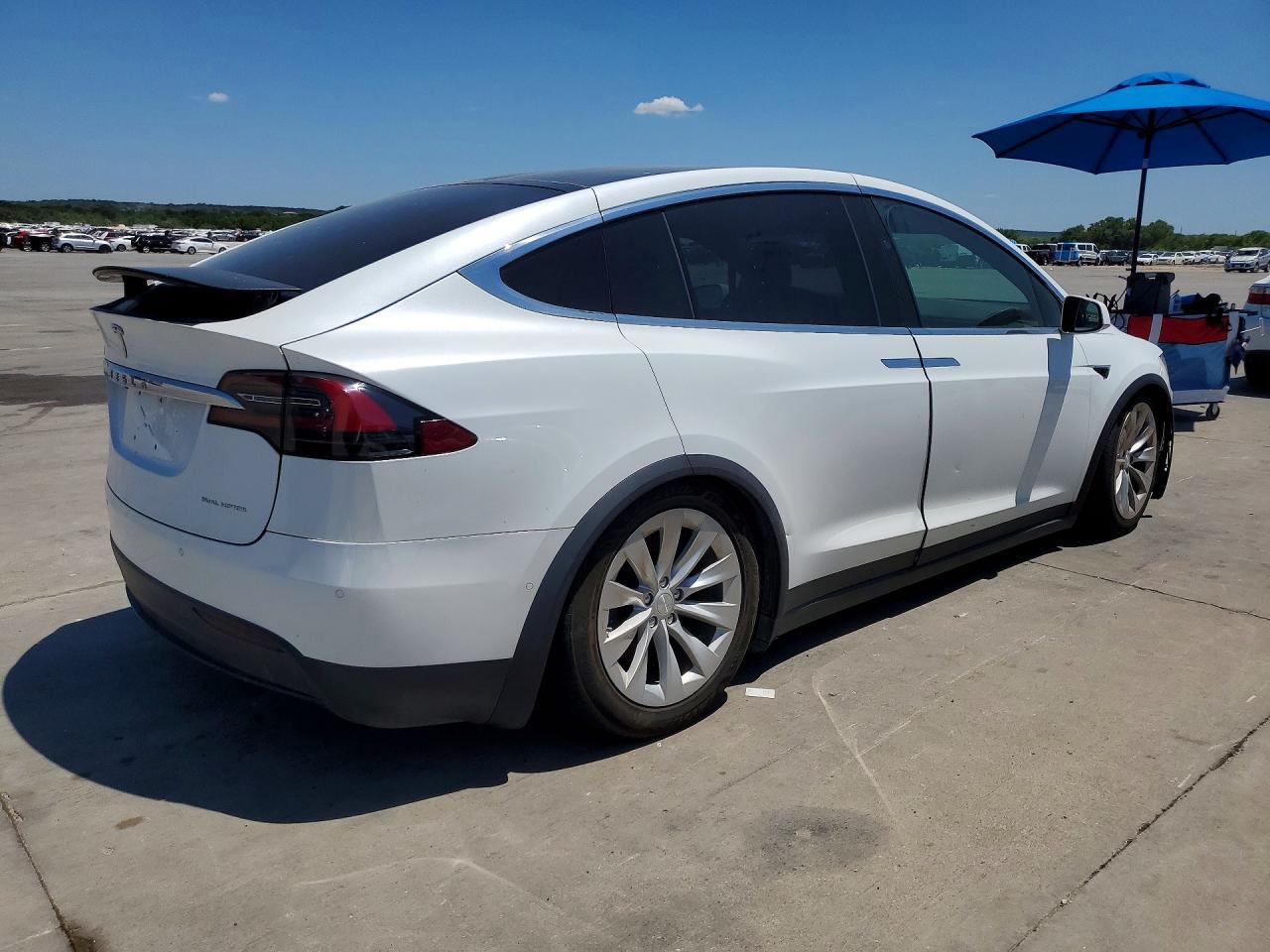 2020 Tesla Model X - Image 3