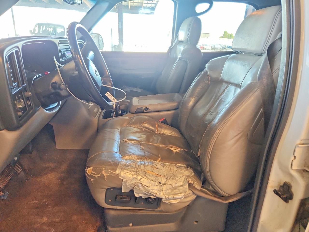 2002 Chevrolet Tahoe C1500 - Фото 7