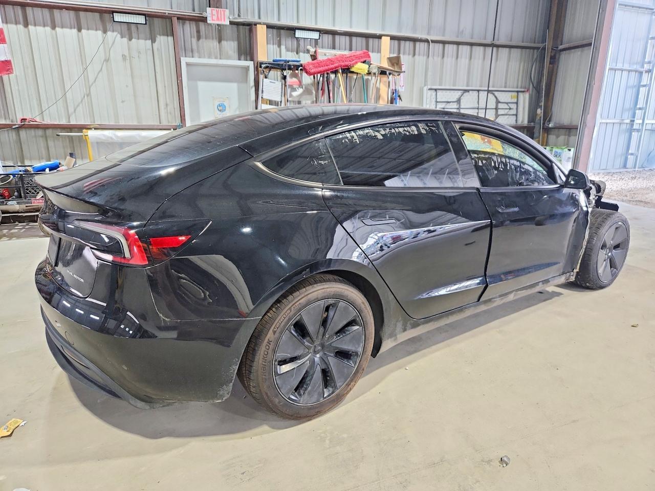 2025 Tesla Model 3 - Image 3