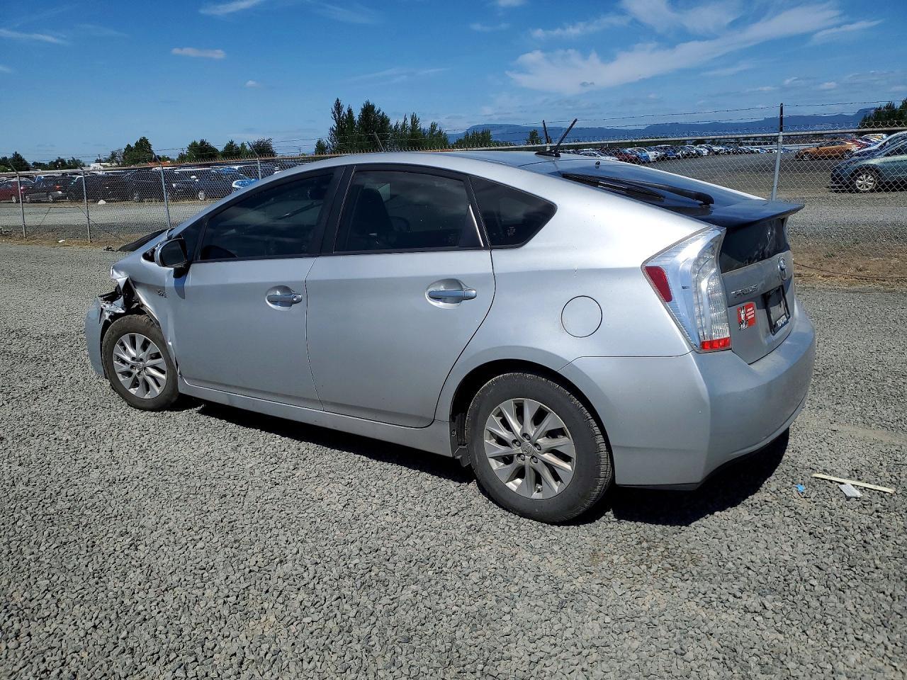 2012 Toyota Prius Plug-In Hybrid Base - Фото 2
