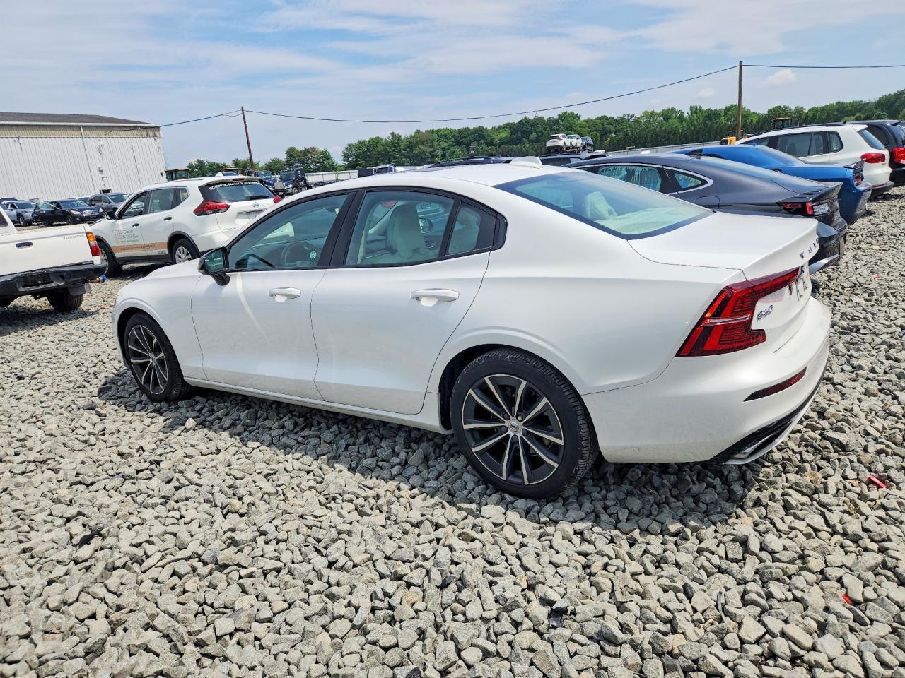 2021 Volvo S60 T5 R-Design - Фото 2