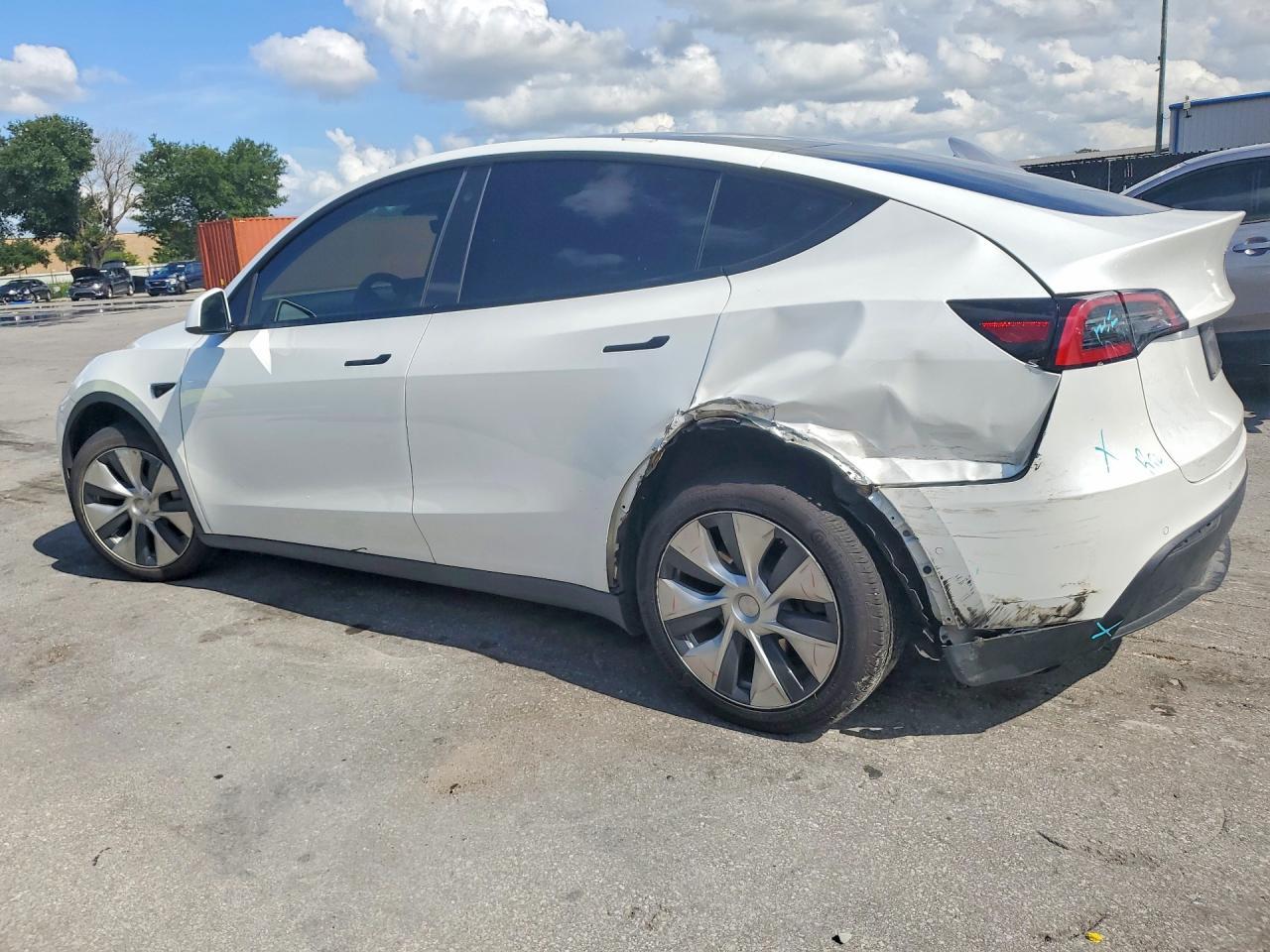 2021 Tesla Model Y - Image 2