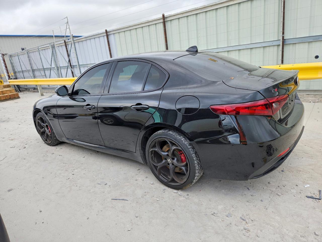 2019 Alfa Romeo Giulia Ti - Image 2