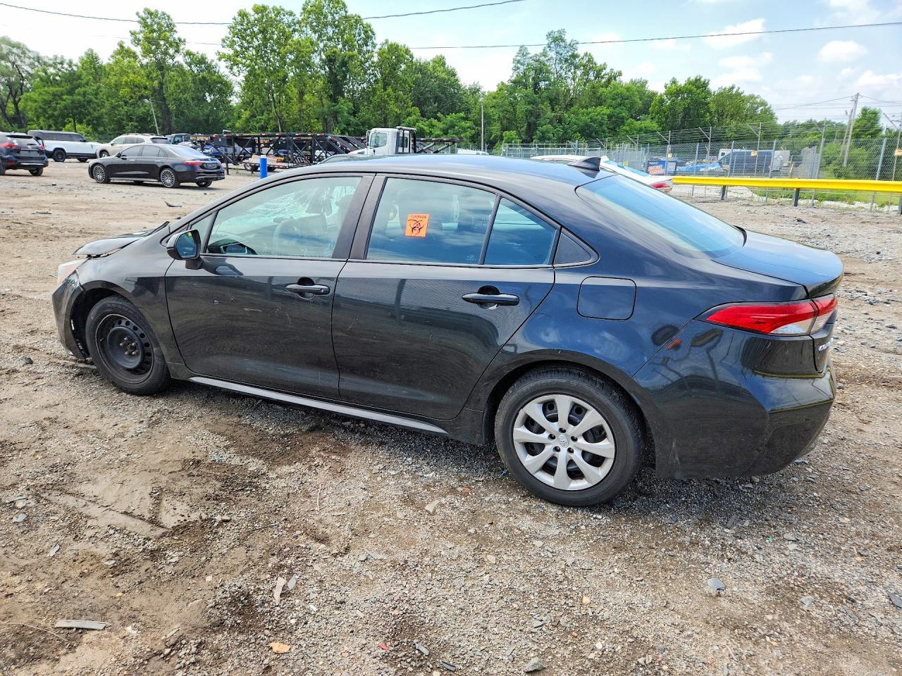 2021 Toyota Corolla Le - Image 2