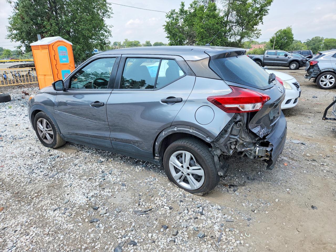 2020 Nissan Kicks S - Фото 2