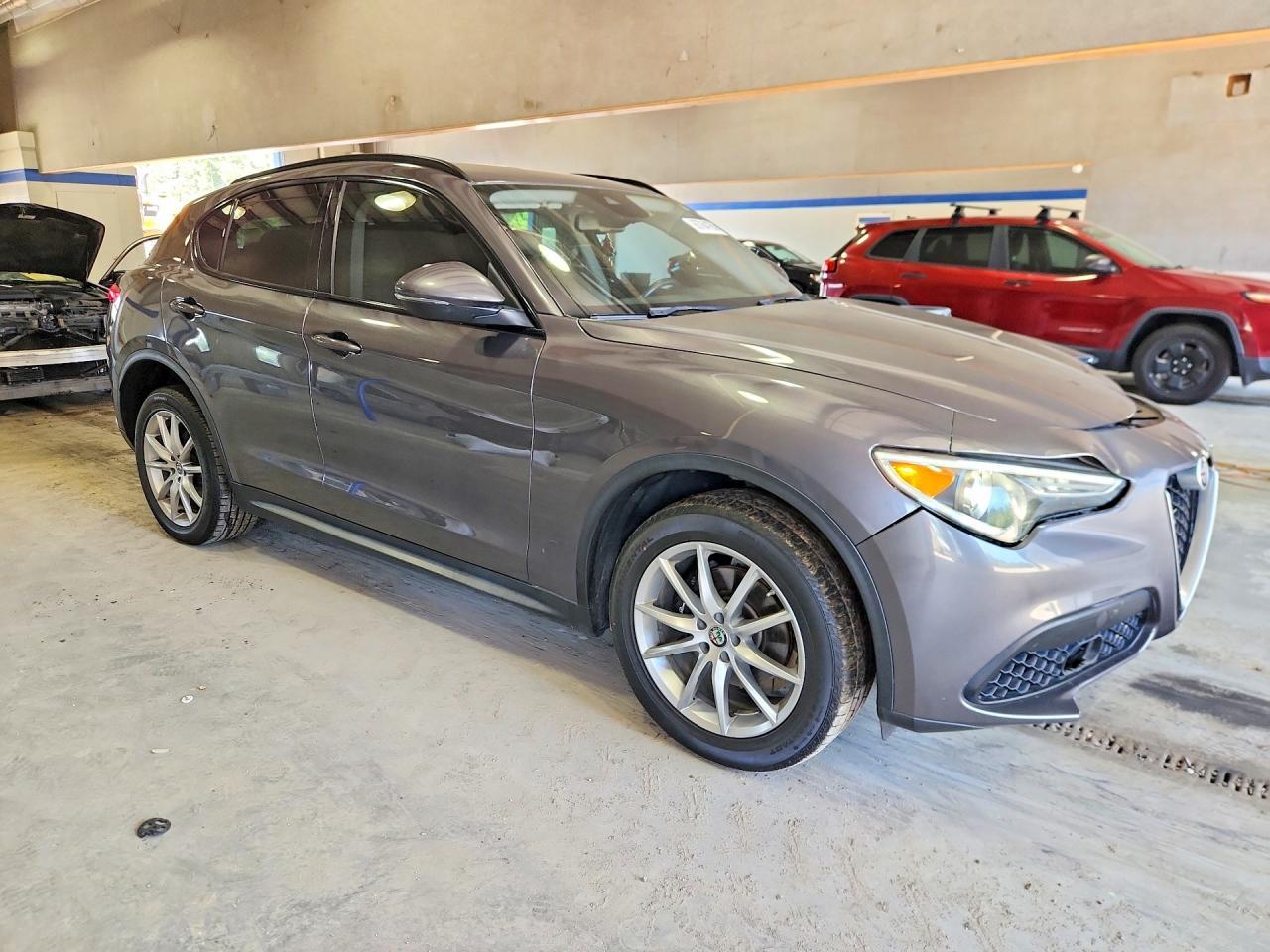 2018 Alfa Romeo Stelvio Sport - Фото 4