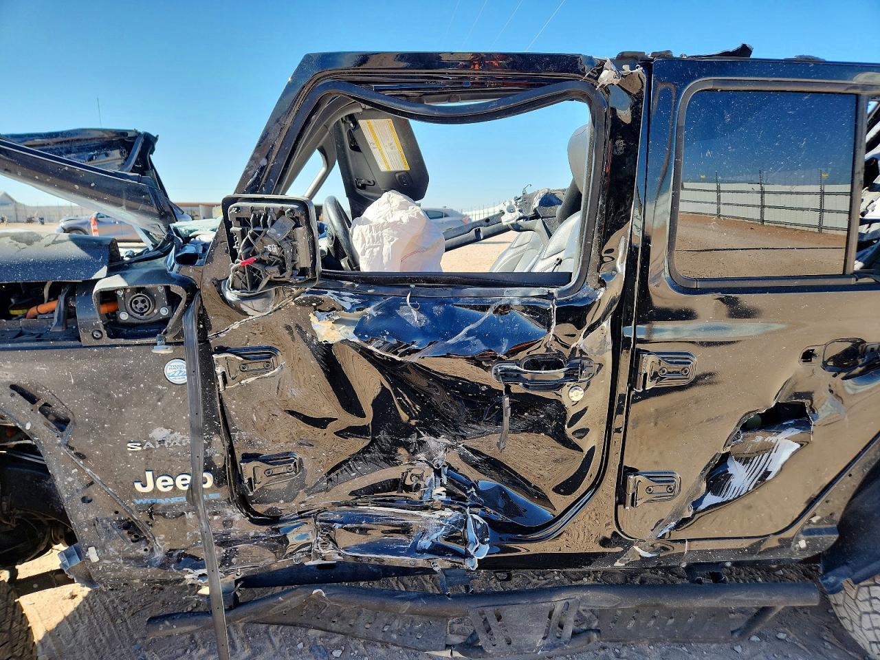 2023 Jeep Wrangler Sahara 4Xe - Image 7