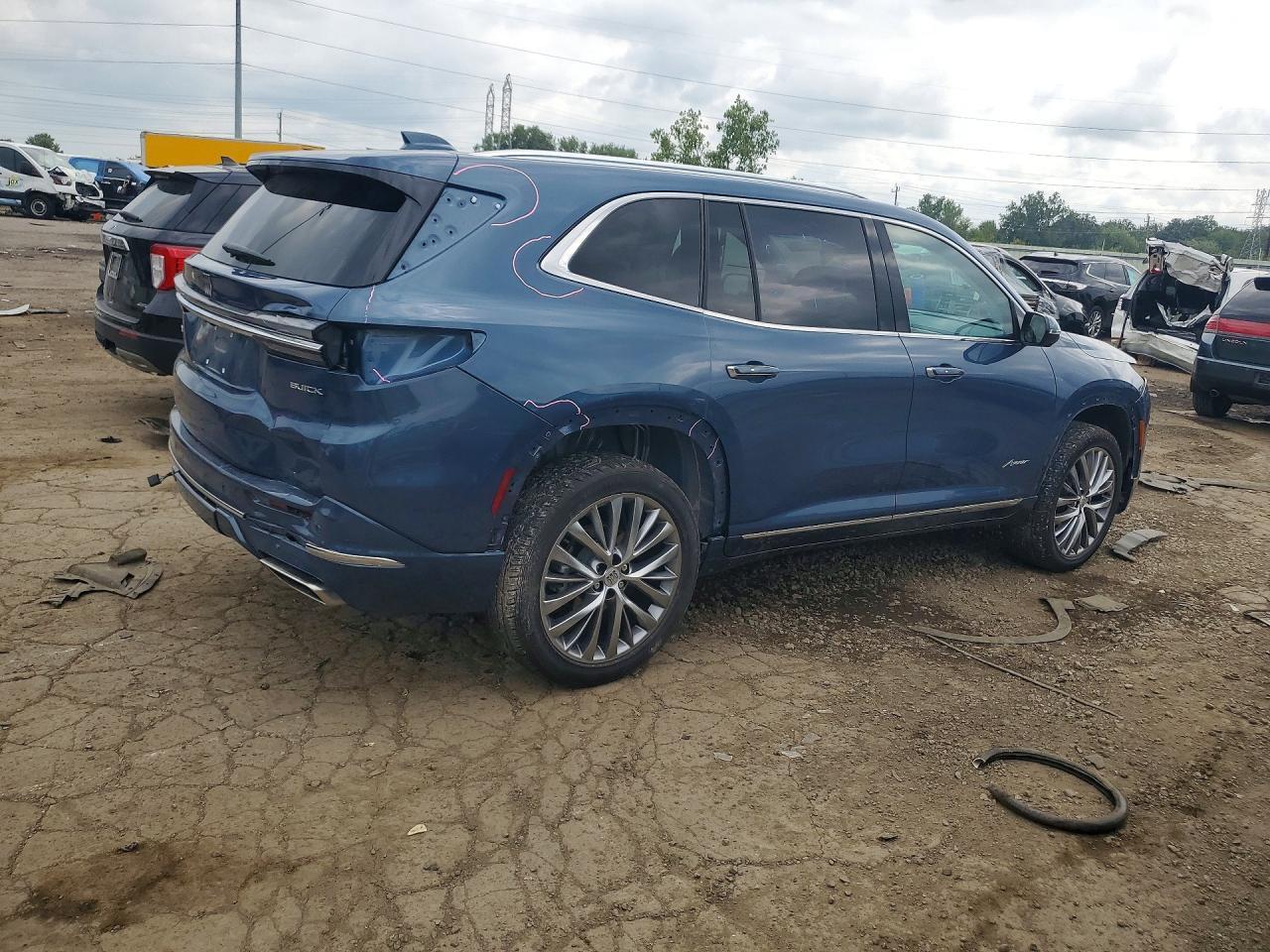 2025 Buick Enclave Avenir - Фото 3
