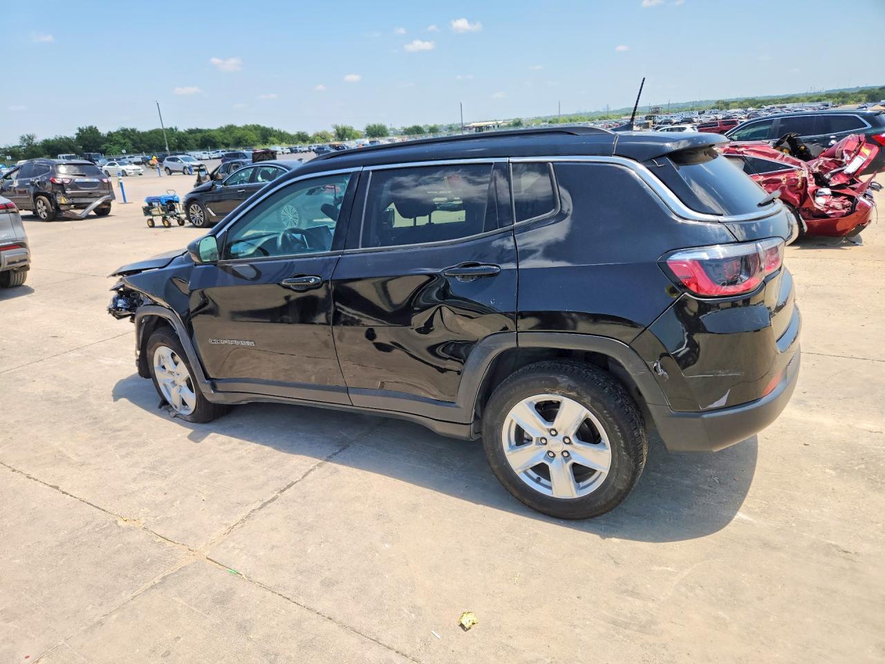 2022 Jeep Compass Latitude - Image 2