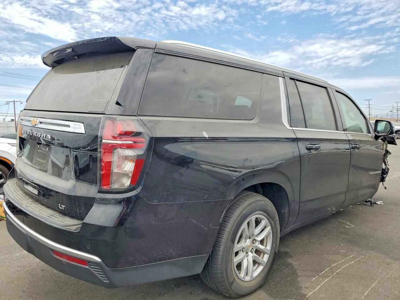 2024 Chevrolet Suburban C1500 Lt - Фото 3
