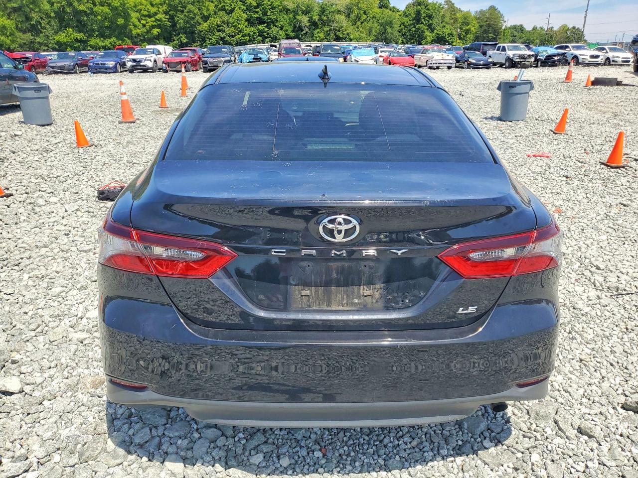 2022 Toyota Camry Le - Фото 6