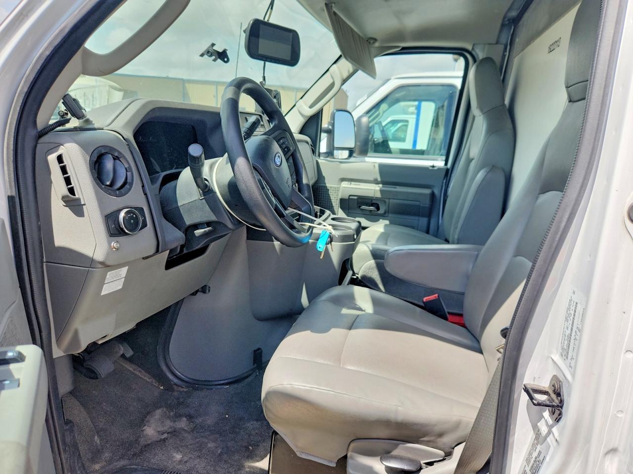 2023 Ford E350 Refrigerated Box Truck - Image 7