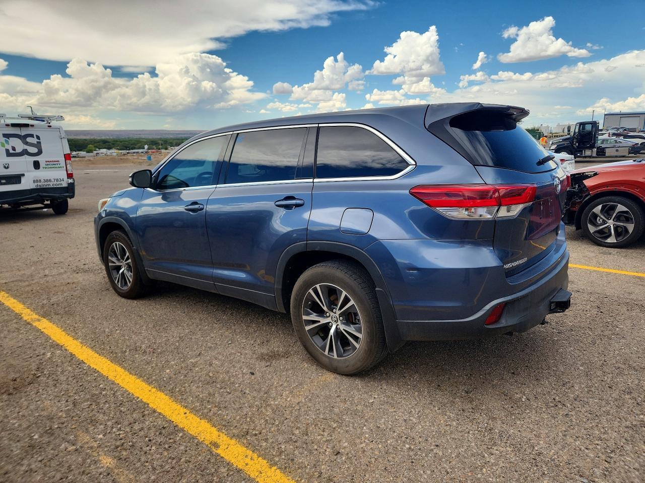 2019 Toyota Highlander Le - Фото 2