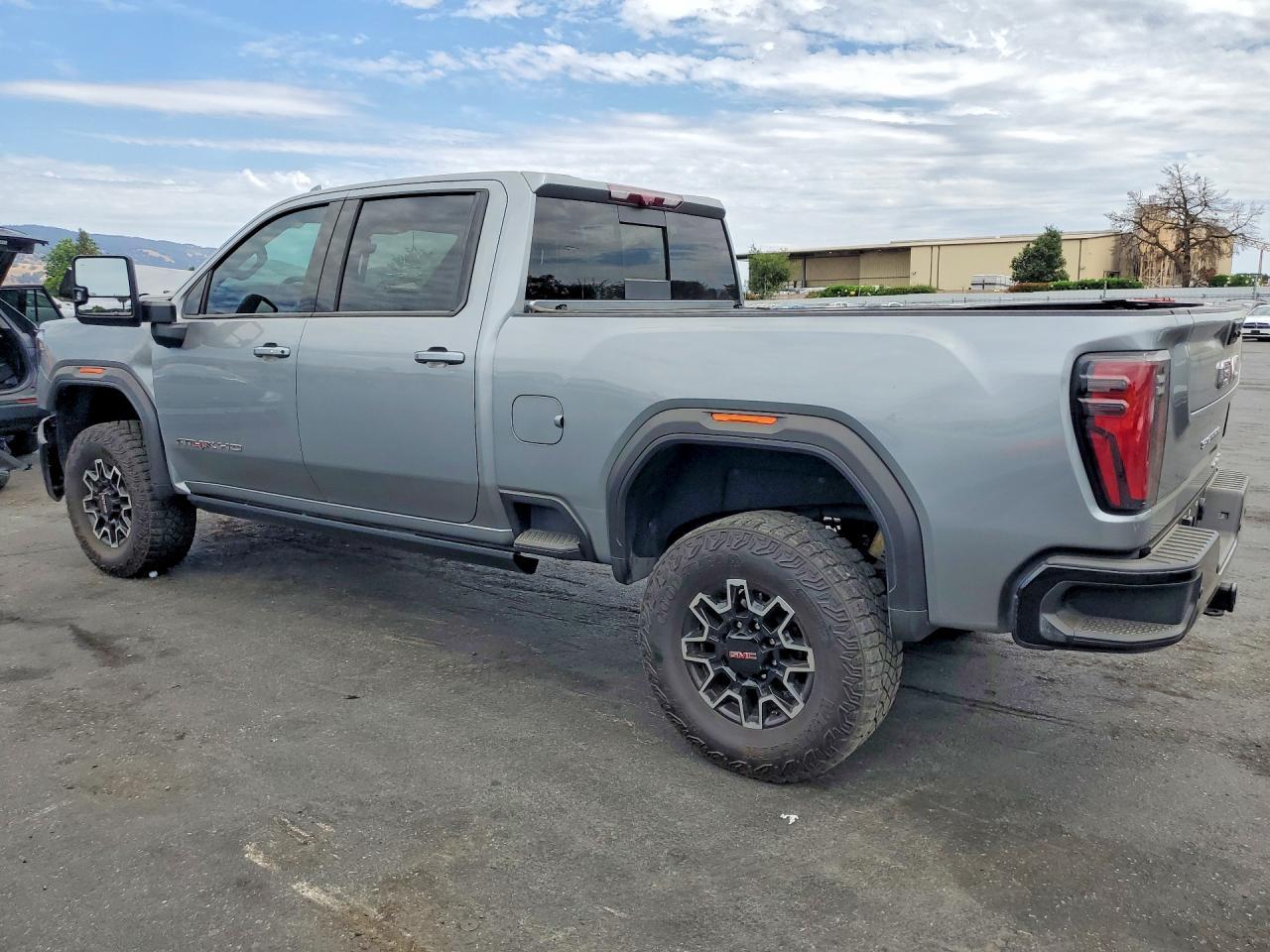 2025 GMC Sierra K2500 At4X - Фото 2