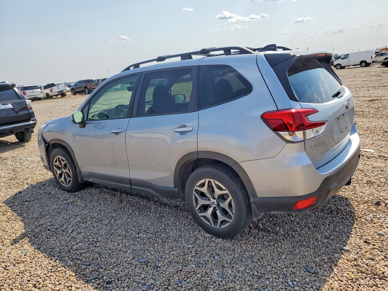 2024 Subaru Forester Premium - Фото 2