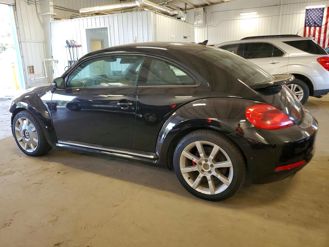 2013 Volkswagen Beetle Turbo - Фото 2