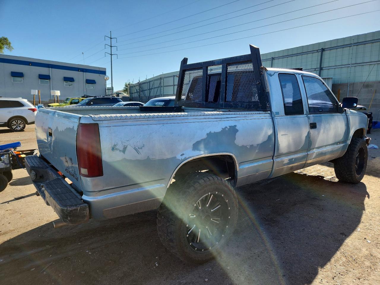 1989 Chevrolet Gmt-400 K1500 - Image 3