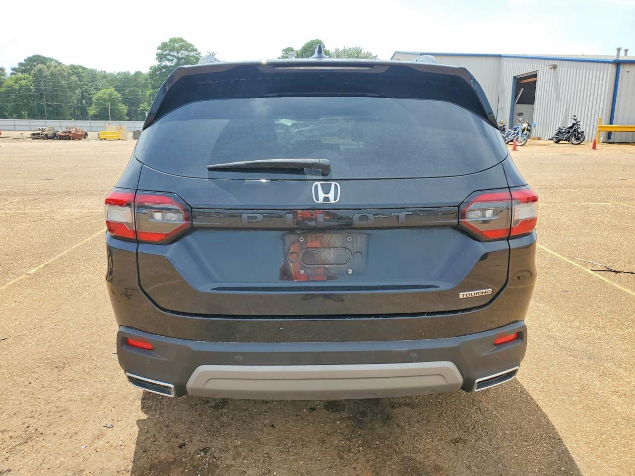 2023 Honda Pilot Touring - Image 6