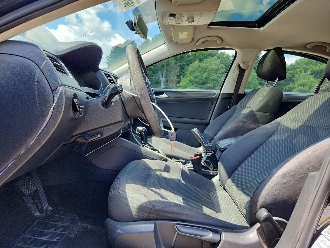 2012 Volkswagen Jetta Base - Image 7