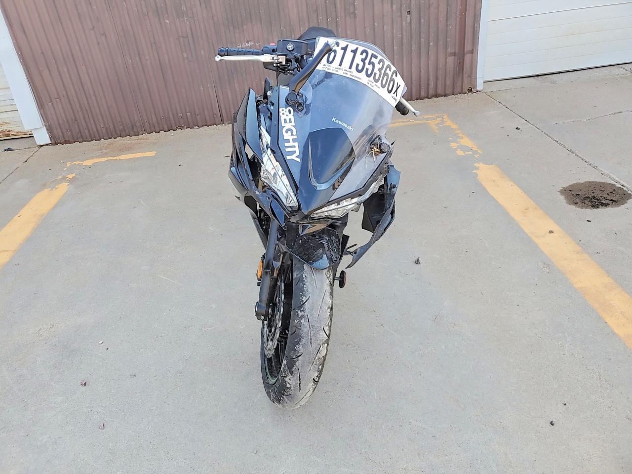 2025 Kawasaki Ex650 R - Фото 2