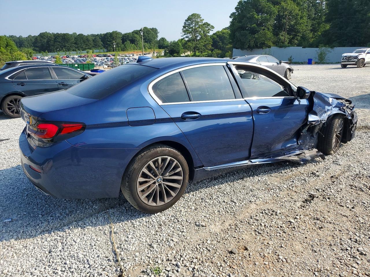 2022 BMW 530 Xi - Фото 3