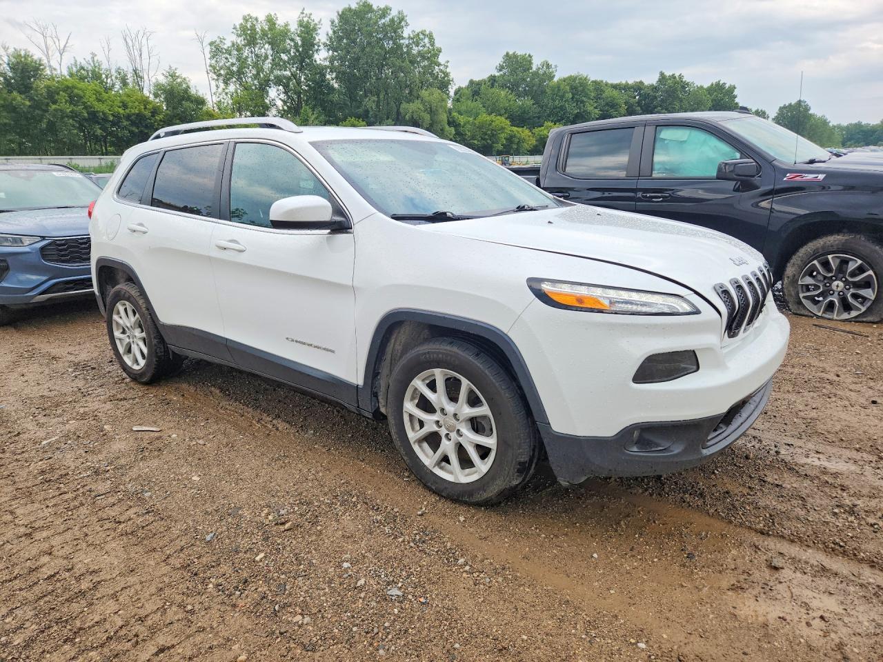 2016 Jeep Cherokee Latitude - Image 4