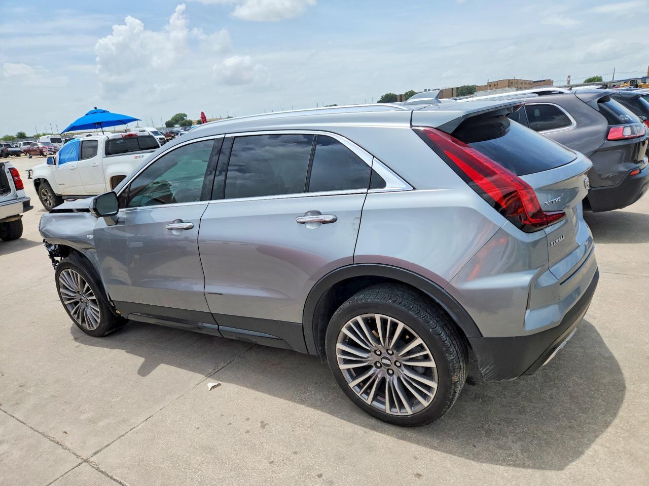 2025 Cadillac Xt4 Premium Luxury - Image 2