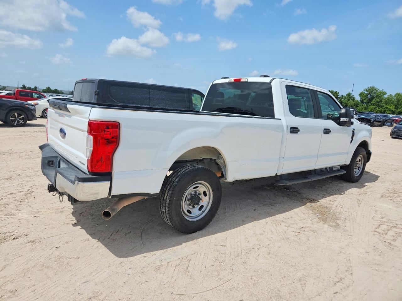 2022 Ford F250 Super Duty - Фото 3