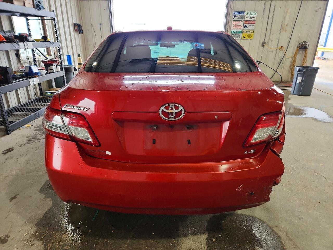 2010 Toyota Camry Le - Фото 6