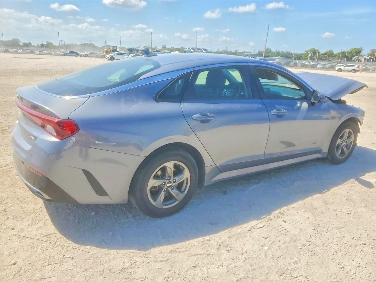 2021 Kia K5 Lxs - Image 3