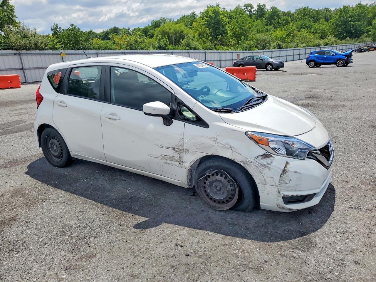 2017 Nissan Versa Note Sv - Image 4