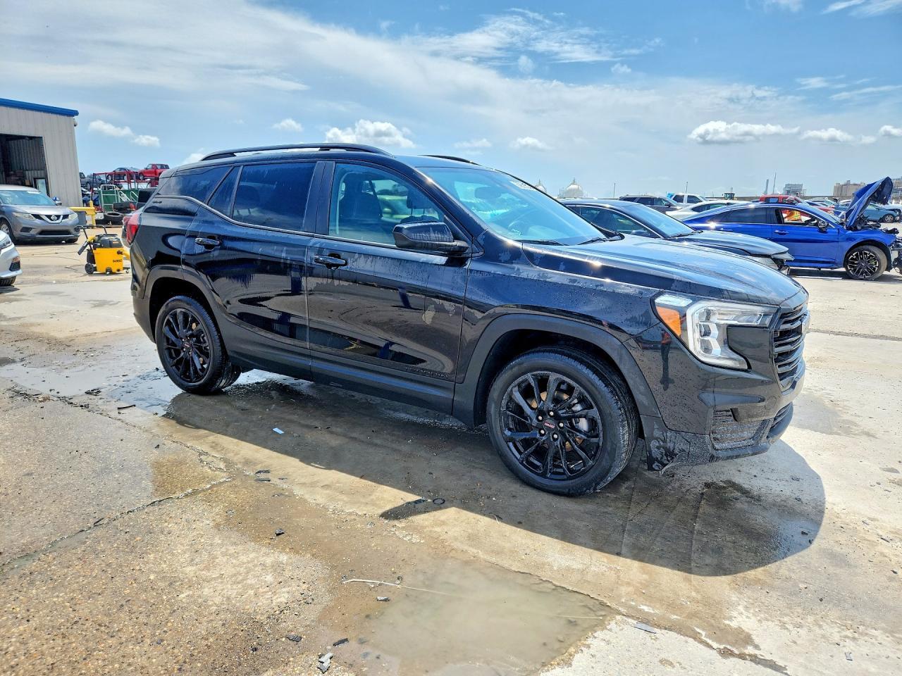 2024 GMC Terrain Sle - Image 4