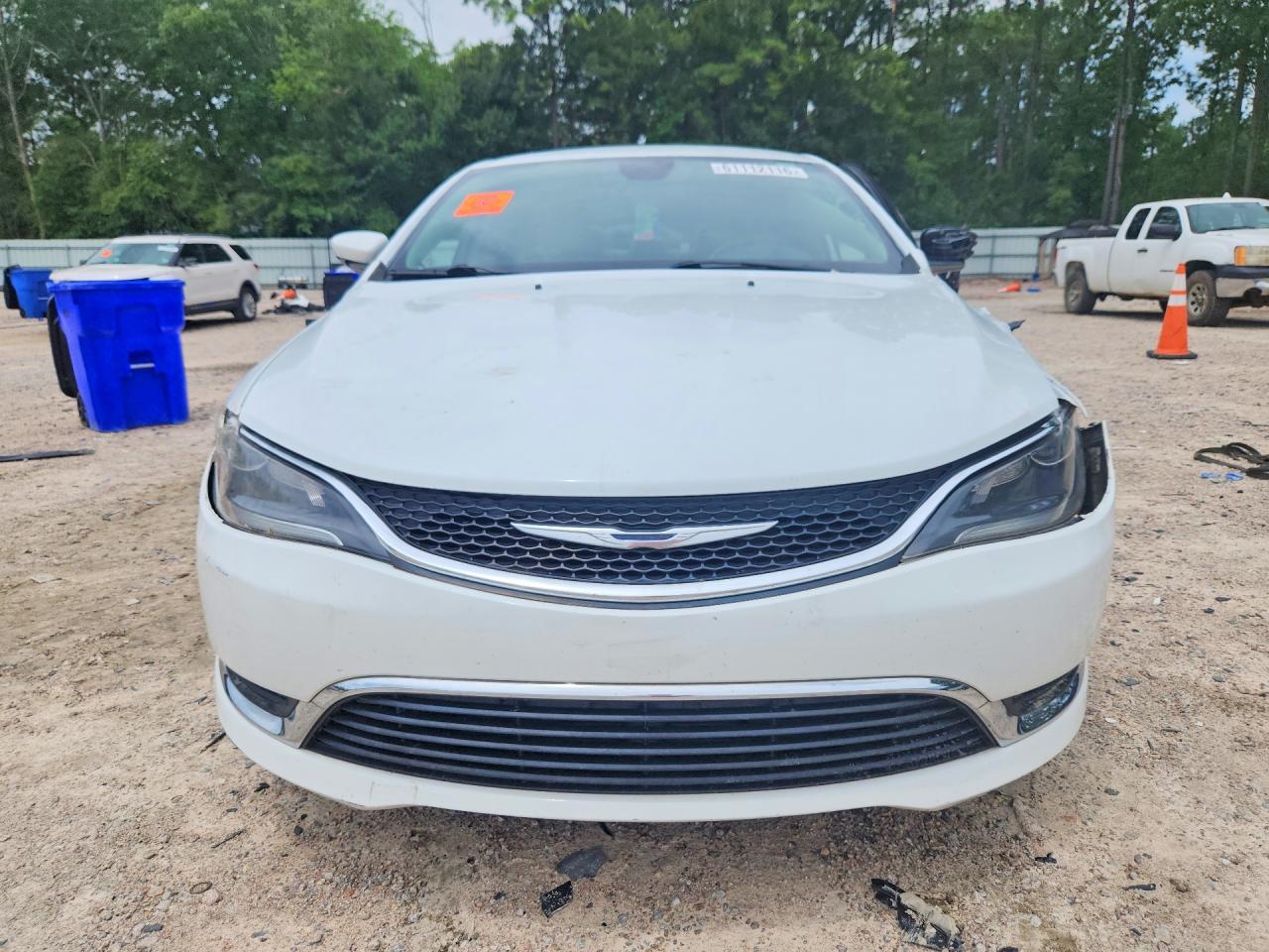2017 Chrysler 200 Limited - Image 5