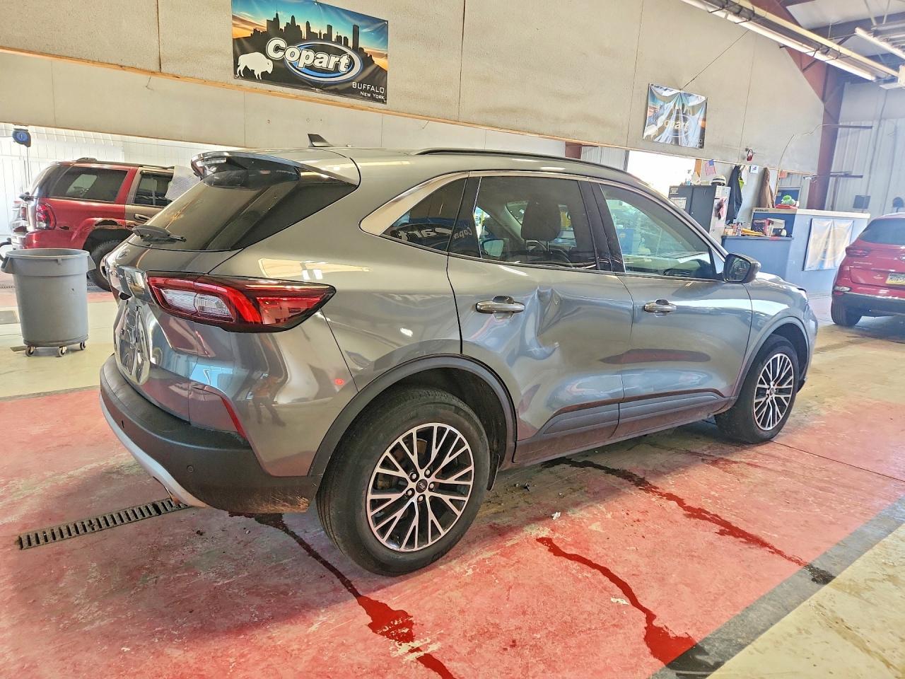 2023 Ford Escape - Фото 3