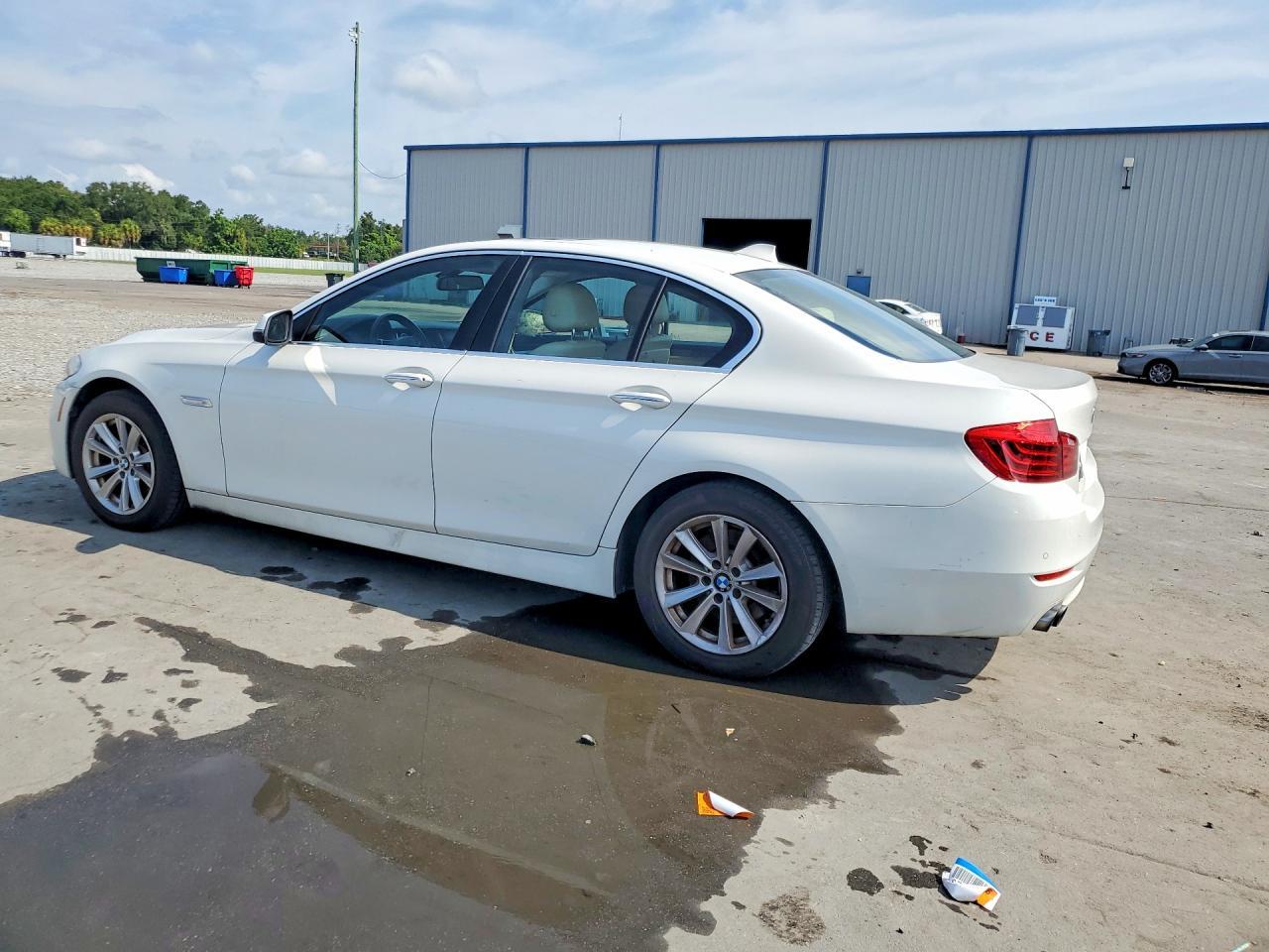 2016 BMW 528 I - Image 2