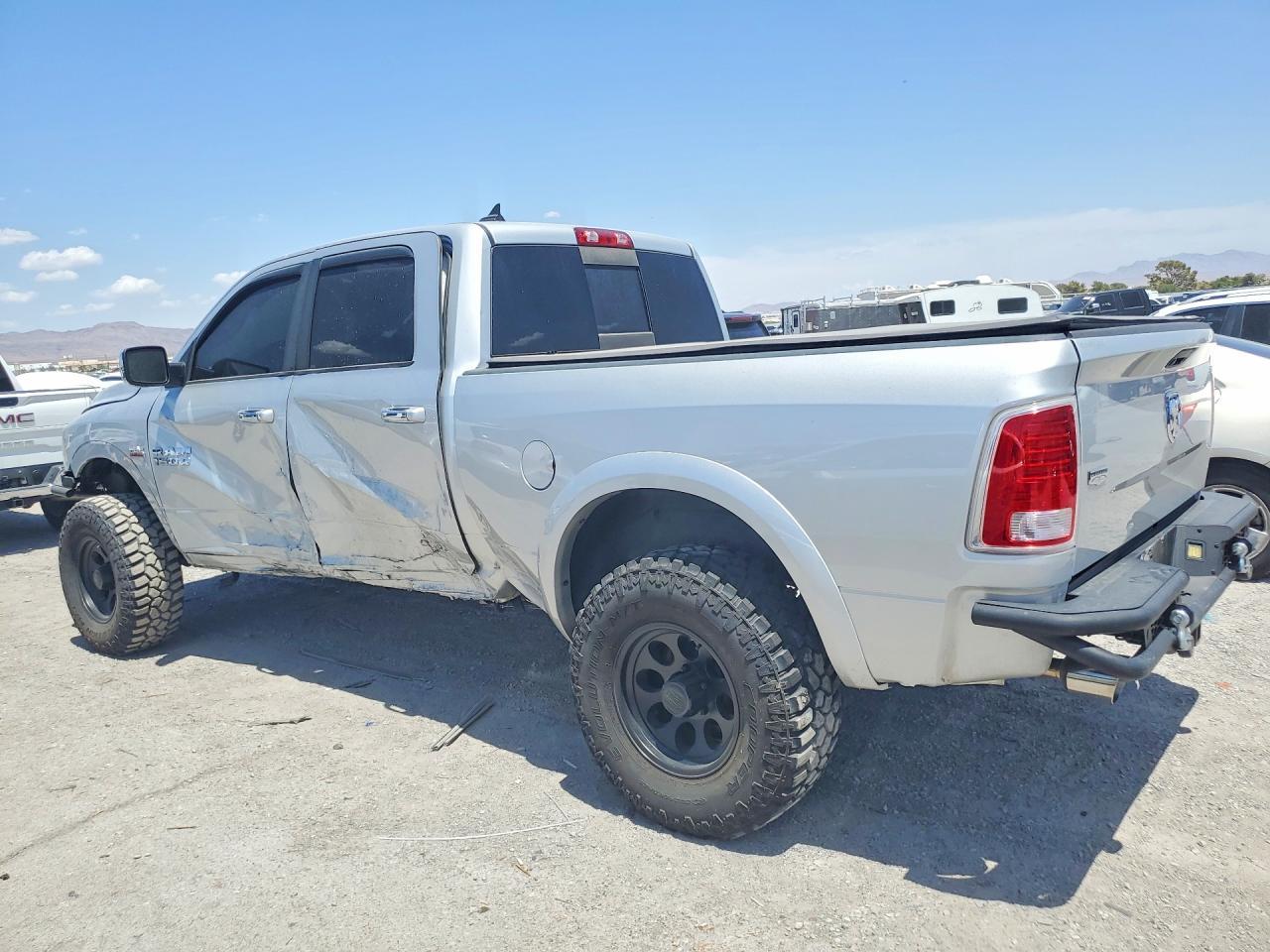 2017 Ram 1500 Laramie - Фото 2