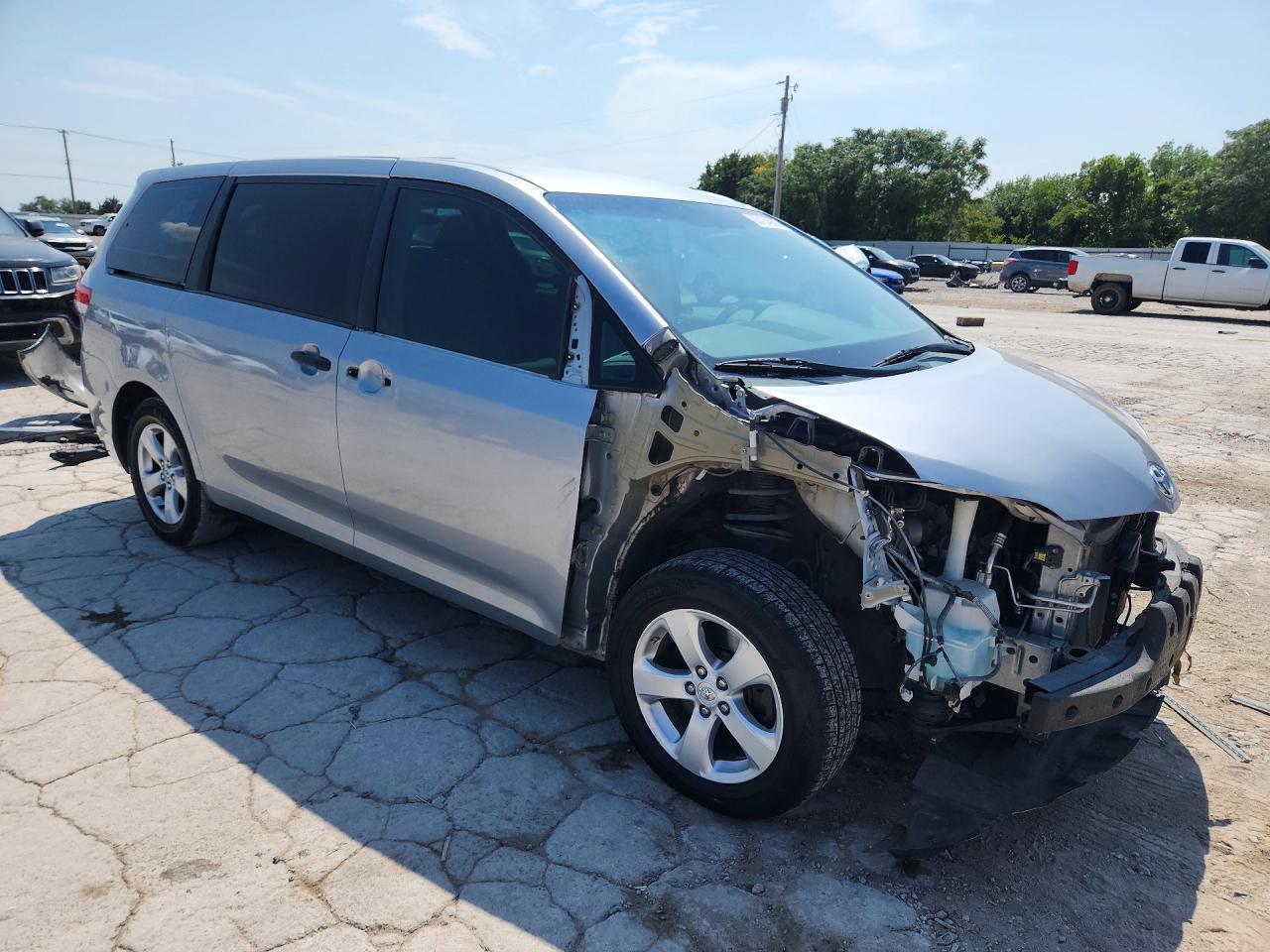 2013 Toyota Sienna L 7-Passenger - Image 4