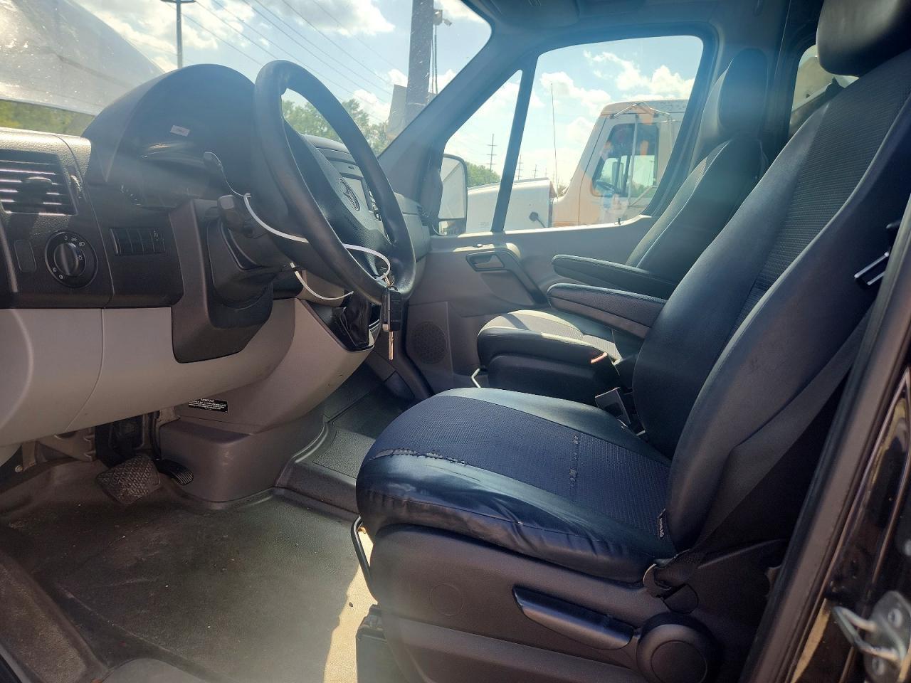2017 Mercedes-Benz Sprinter 2500 - Image 7