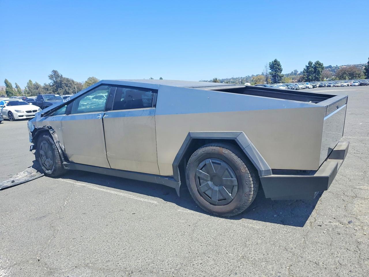 2024 Tesla Cybertruck - Фото 2