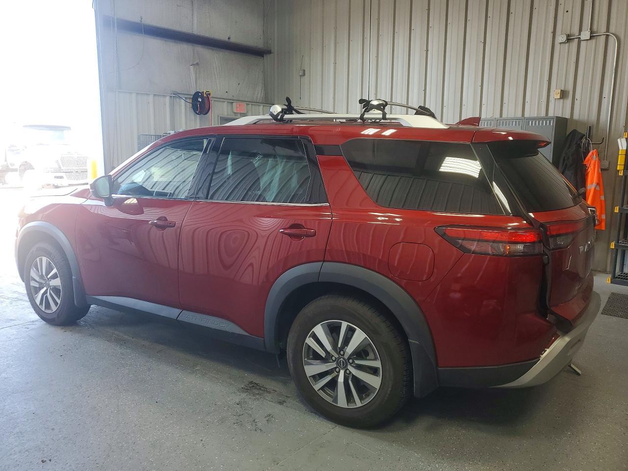 2023 Nissan Pathfinder Sl - Фото 2