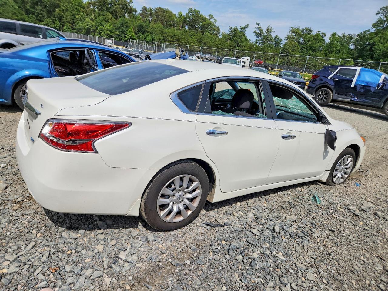 2014 Nissan Altima 2.5 S - Фото 3