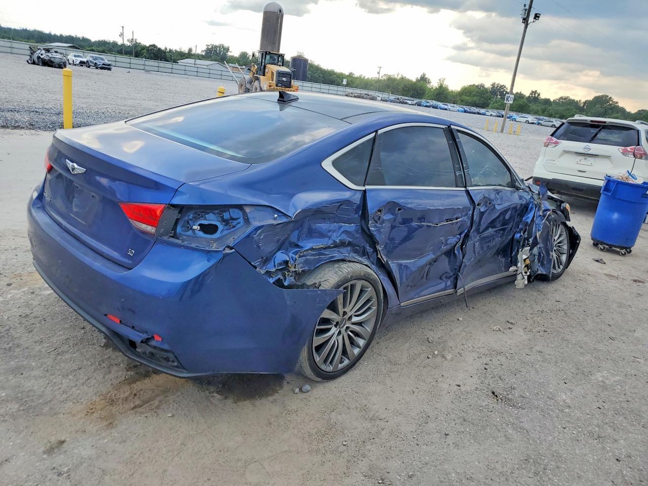 2015 Hyundai Genesis 5.0L - Image 3