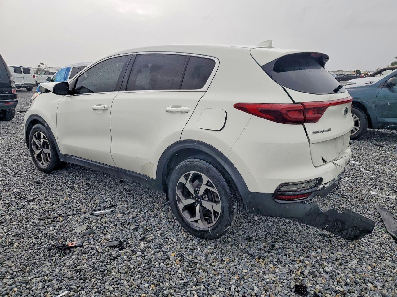 2021 Kia Sportage Lx - Image 2