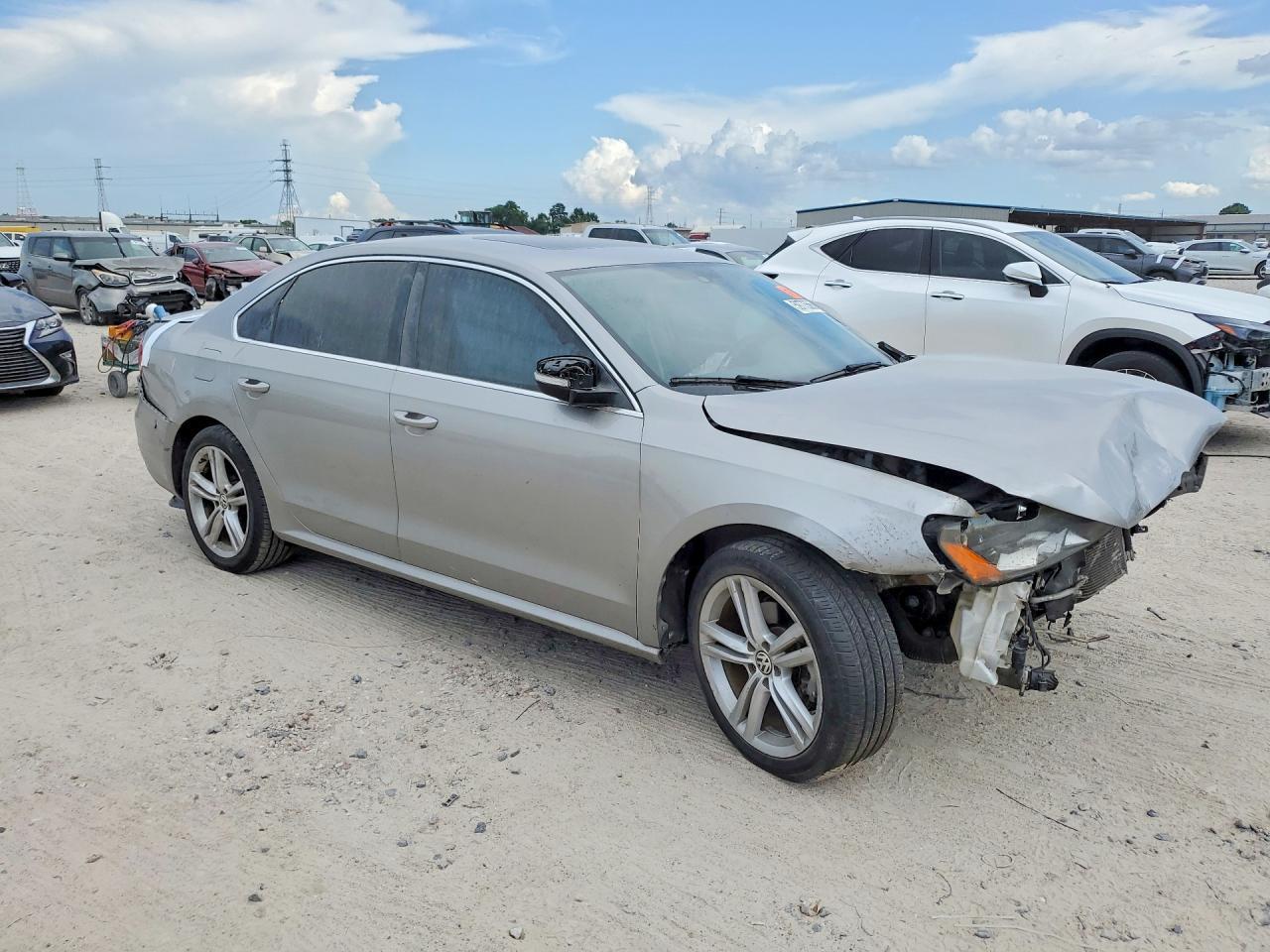 2014 Volkswagen Passat Se - Фото 4