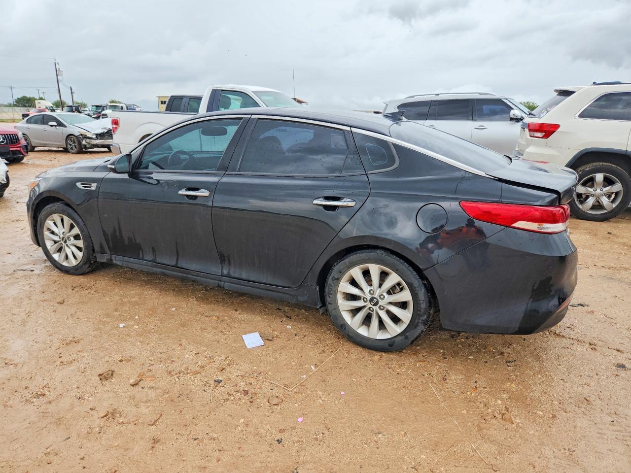 2016 Kia Optima Ex - Image 2