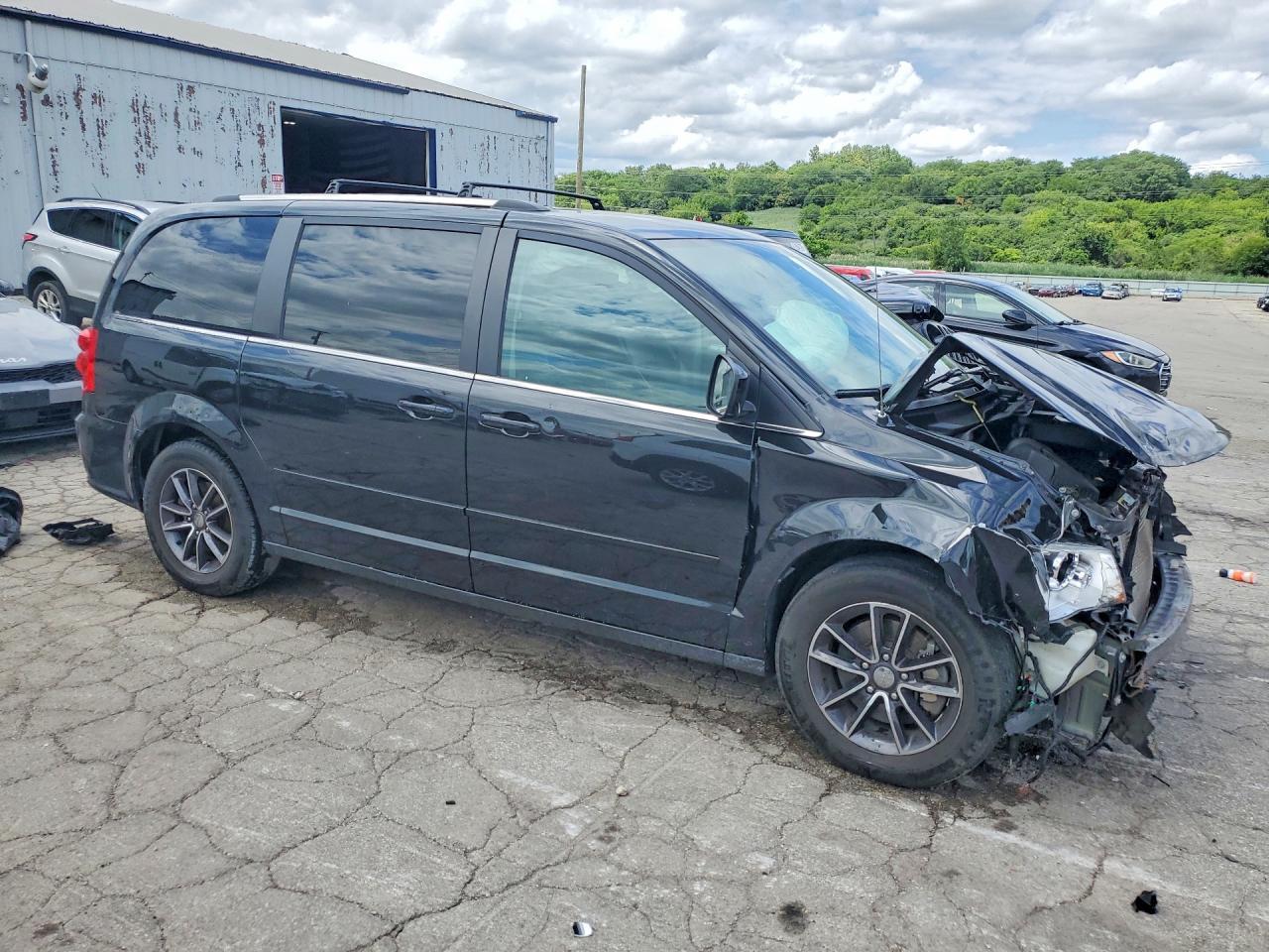 2017 Dodge Grand Caravan Sxt - Фото 4