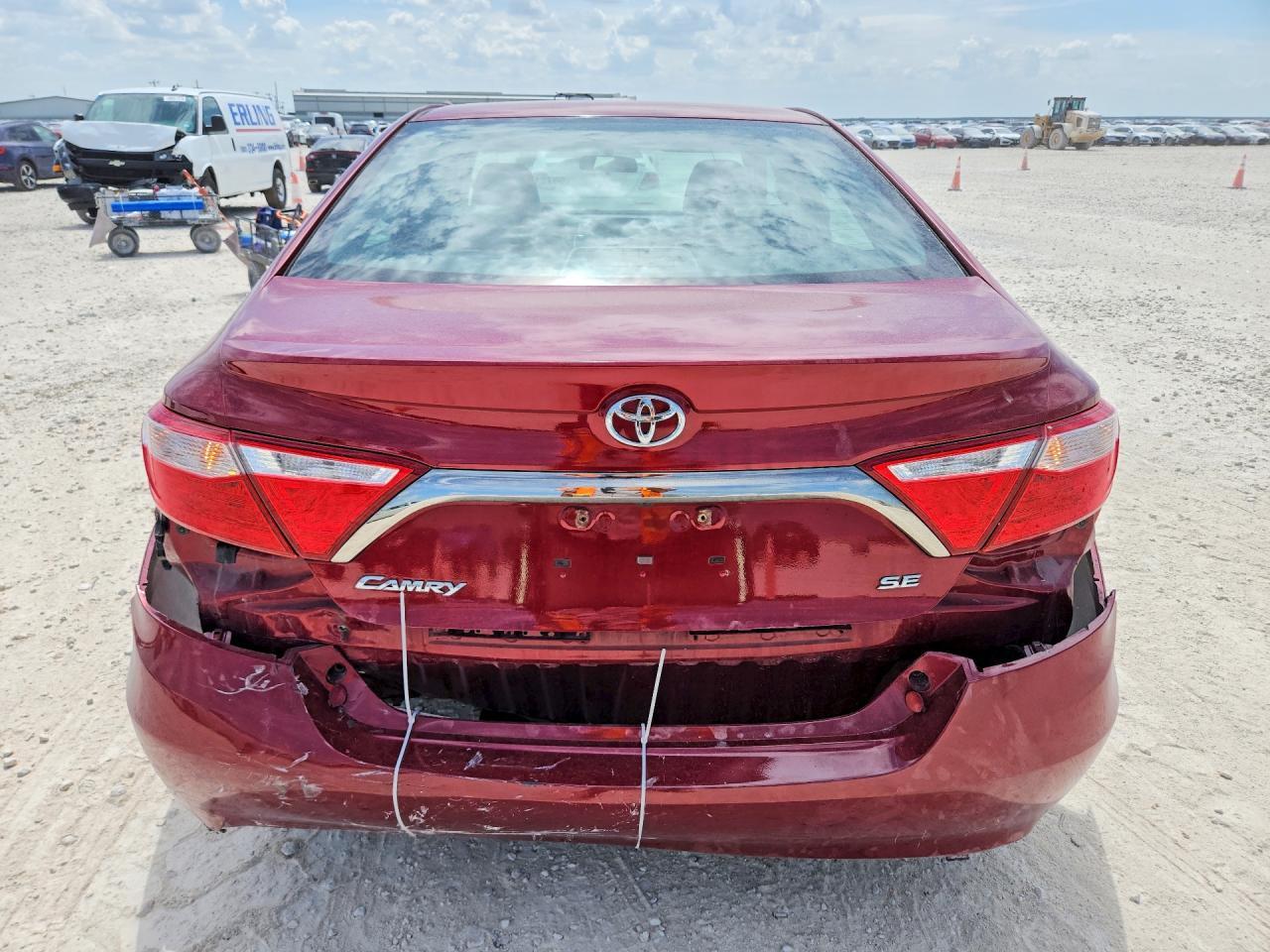 2017 Toyota Camry Se - Фото 6
