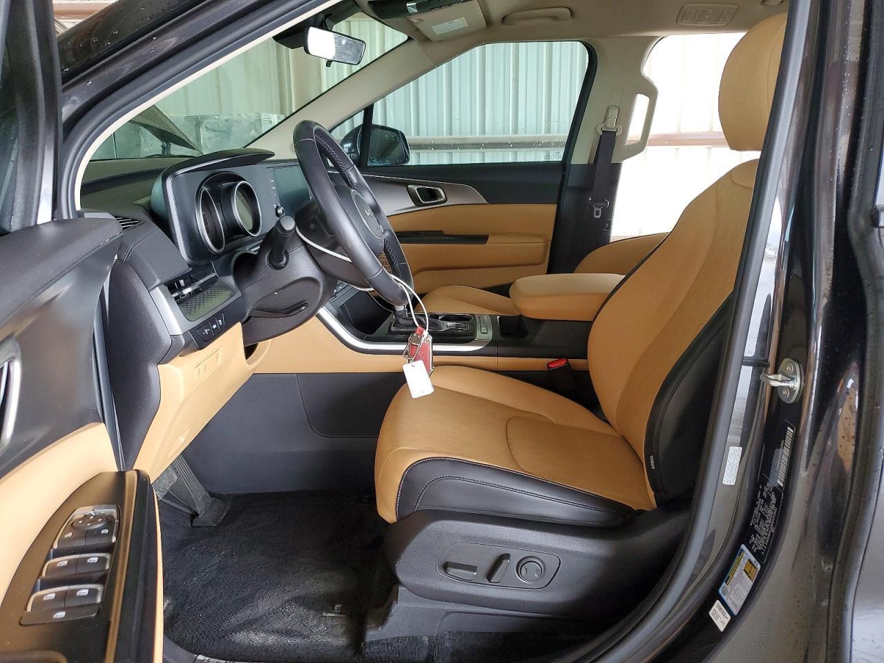 2024 Kia Carnival Lx - Image 7