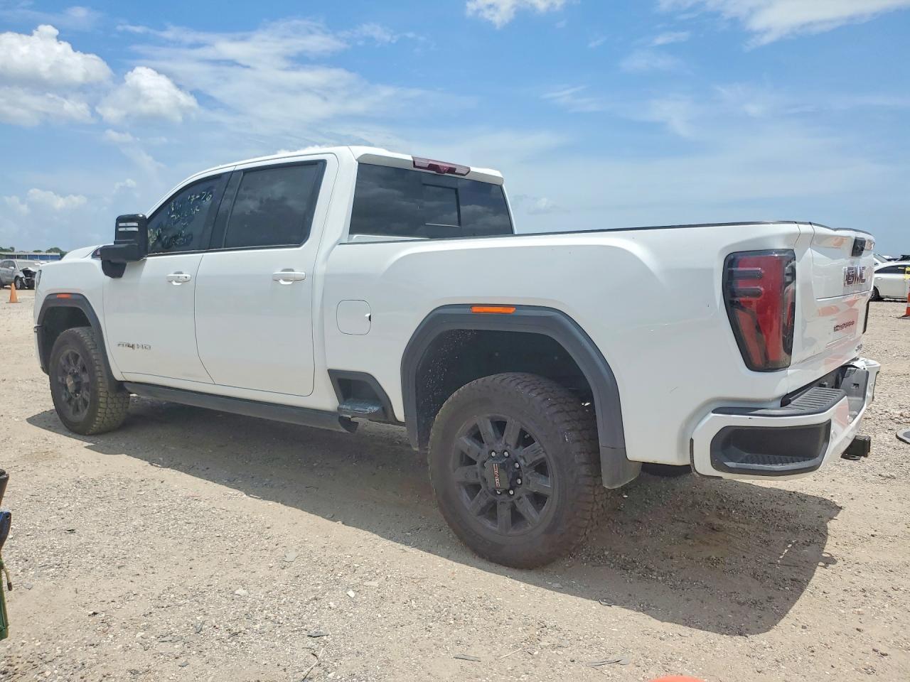 2024 GMC Sierra K2500 At4 - Image 2