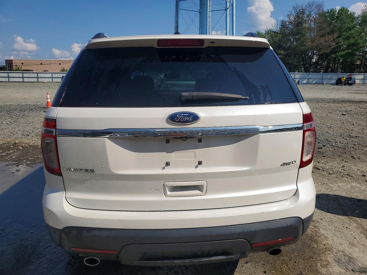 2015 Ford Explorer Limited - Image 6